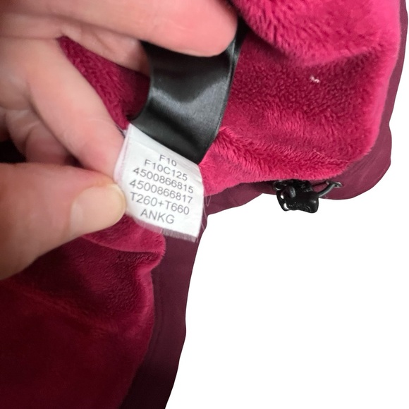 The North Face Women's Dark Red Ski Jacket - Picture 9 of 15